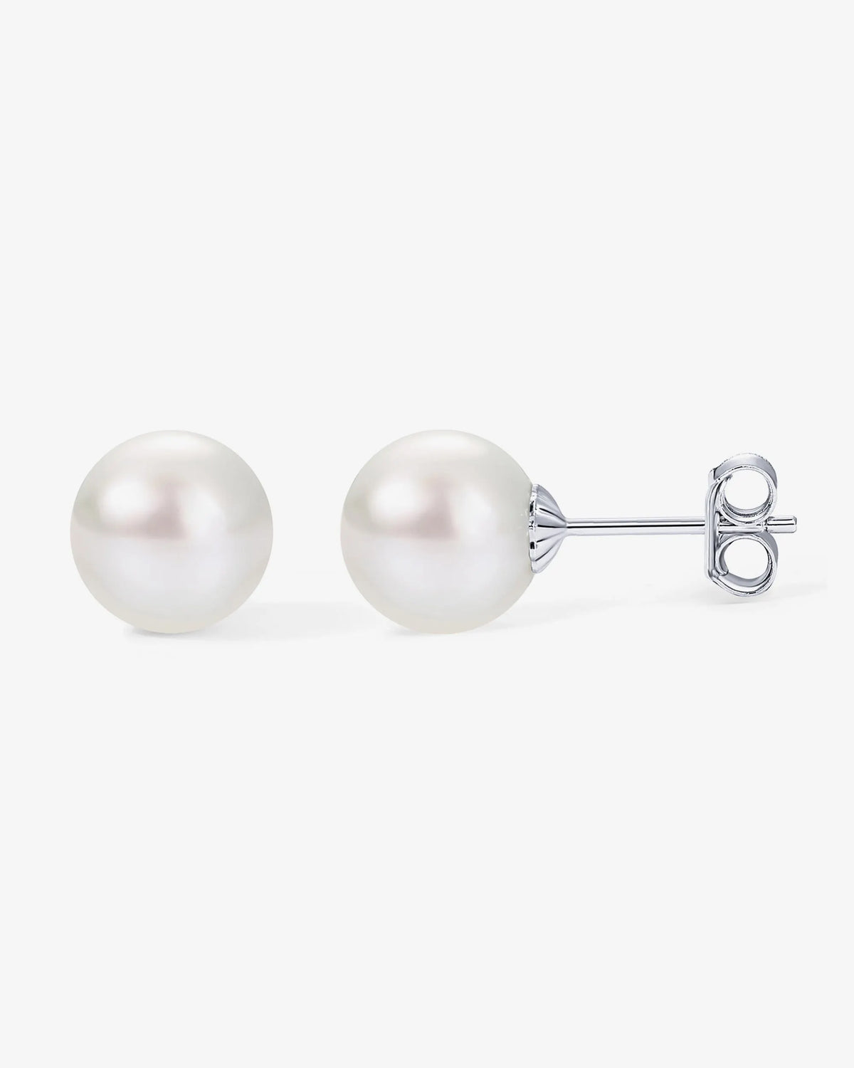 Round White Freshwater Cultured Pearl Earrings