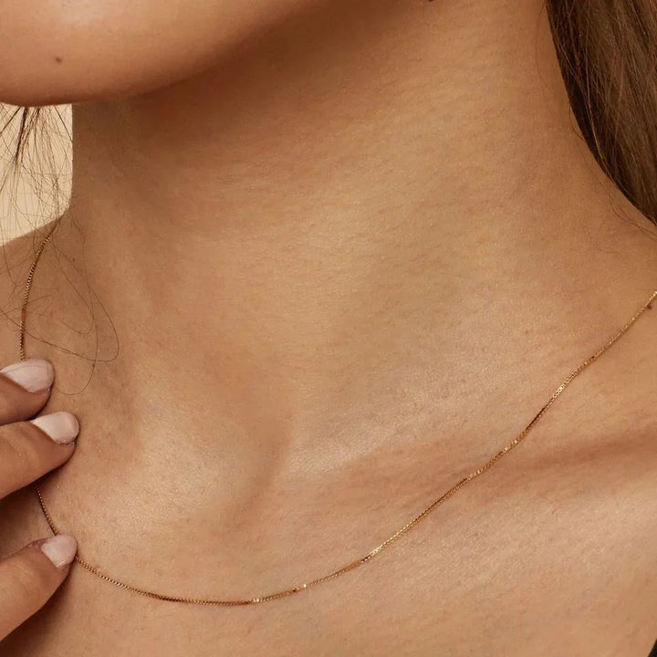 Bodega Box Necklace | Gold – view 2