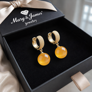 Amber Bead Hoop Earrings | Gold – view 3