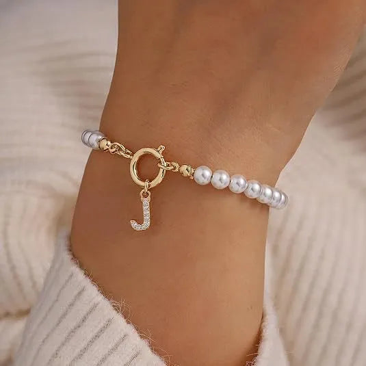 Auden Clé Letter Bracelet | Gold – view 2